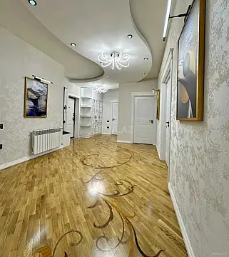 Satılır 3 otaqlı mənzil 134 m²