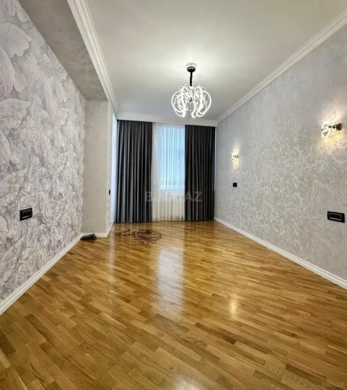 Satılır 3 otaqlı mənzil 134 m²