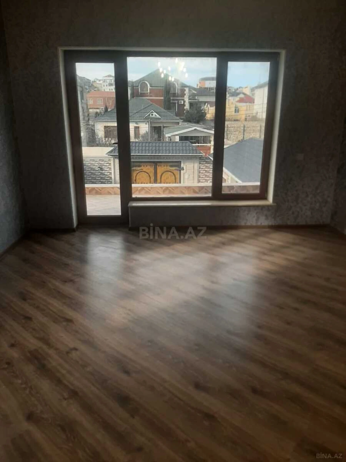 Satılır 6 otaqlı həyət evi 250 m²
