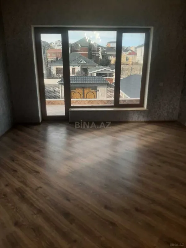 Satılır 6 otaqlı həyət evi 250 m²