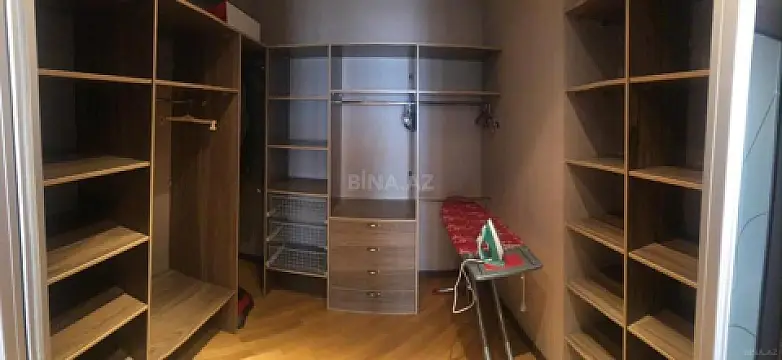 Kirayə verilir 2 otaqlı mənzil 107 m²