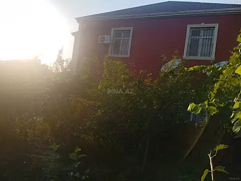 Satılır 6 otaqlı həyət evi 240 m²