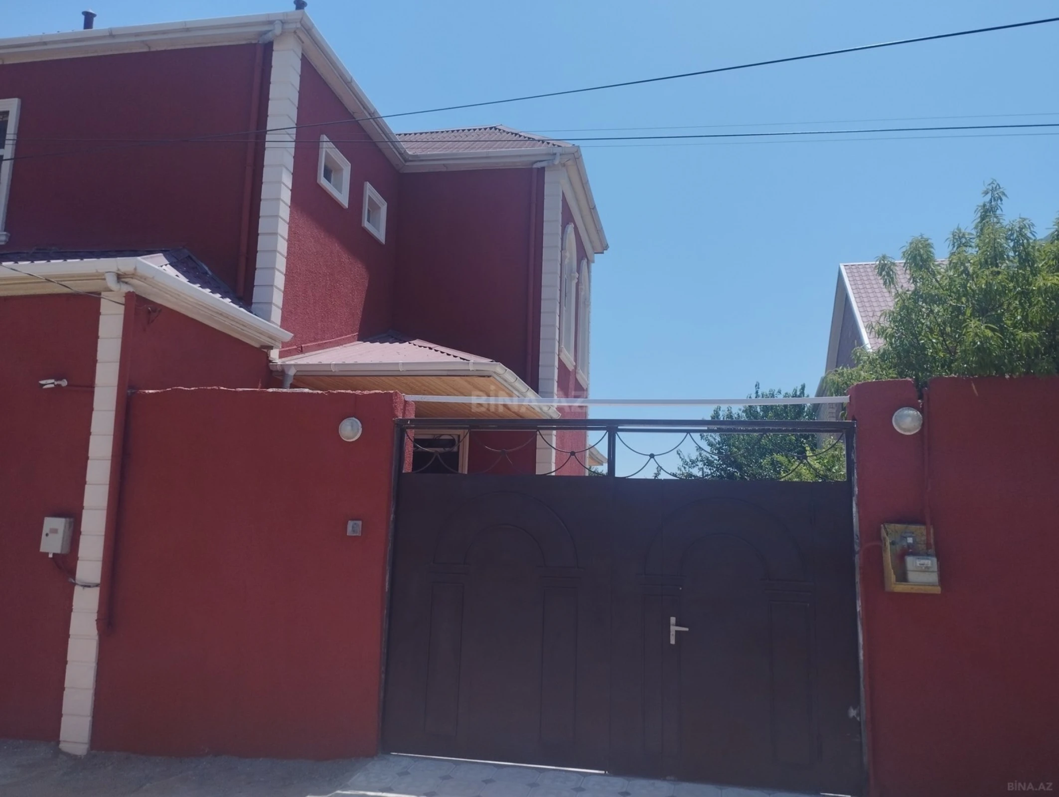 Satılır 6 otaqlı həyət evi 240 m²