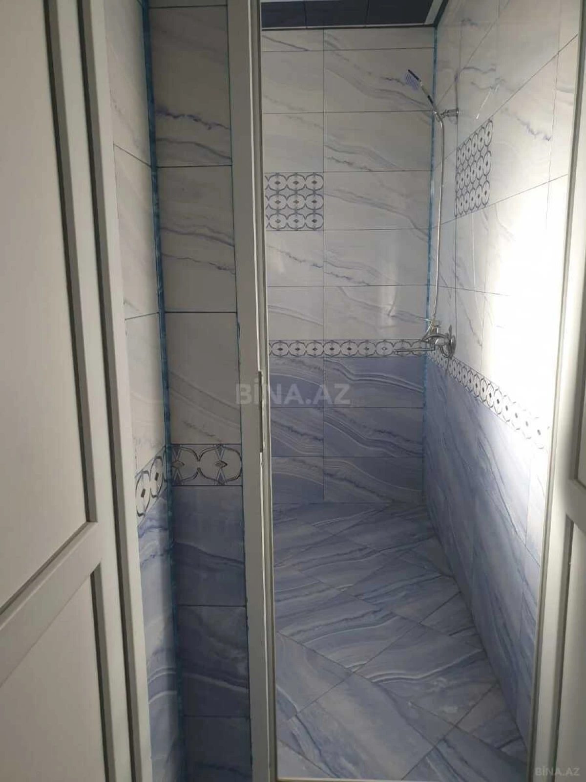 Satılır 6 otaqlı həyət evi 240 m²