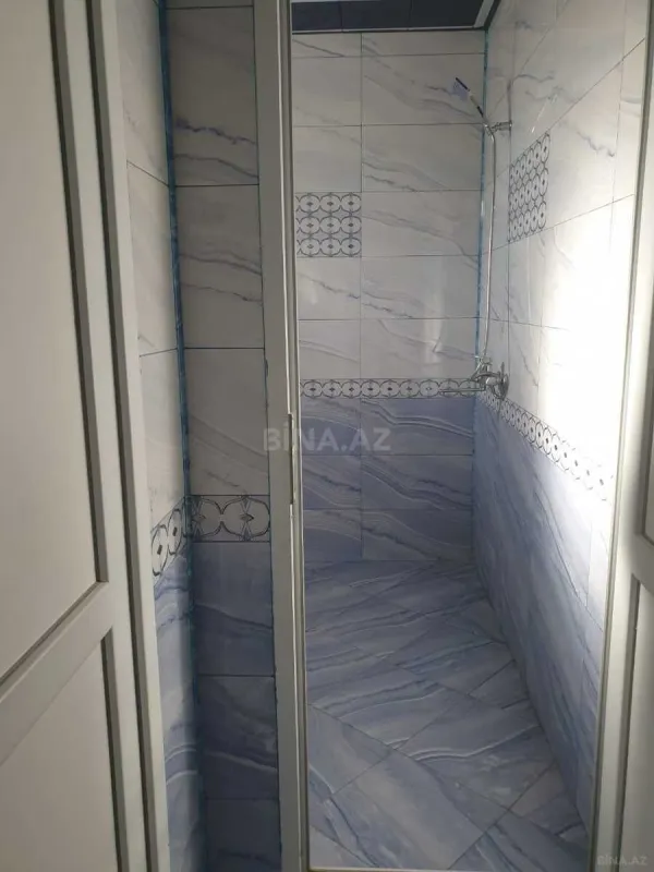 Satılır 6 otaqlı həyət evi 240 m²