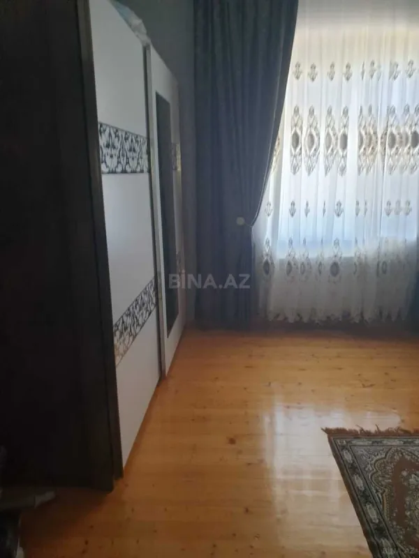 Satılır 6 otaqlı həyət evi 240 m²