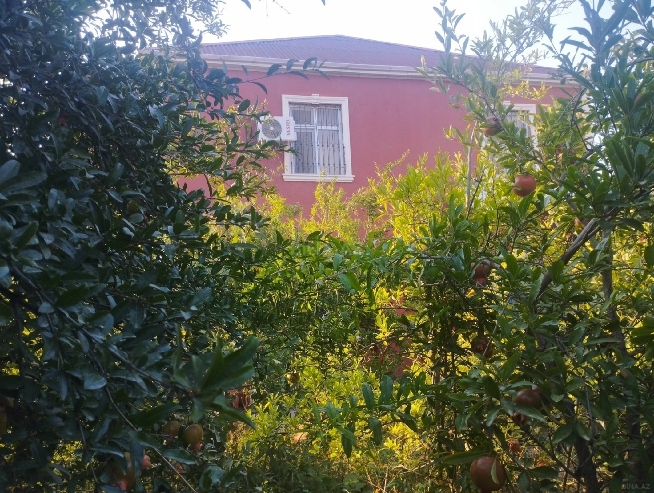 Satılır 6 otaqlı həyət evi 240 m²