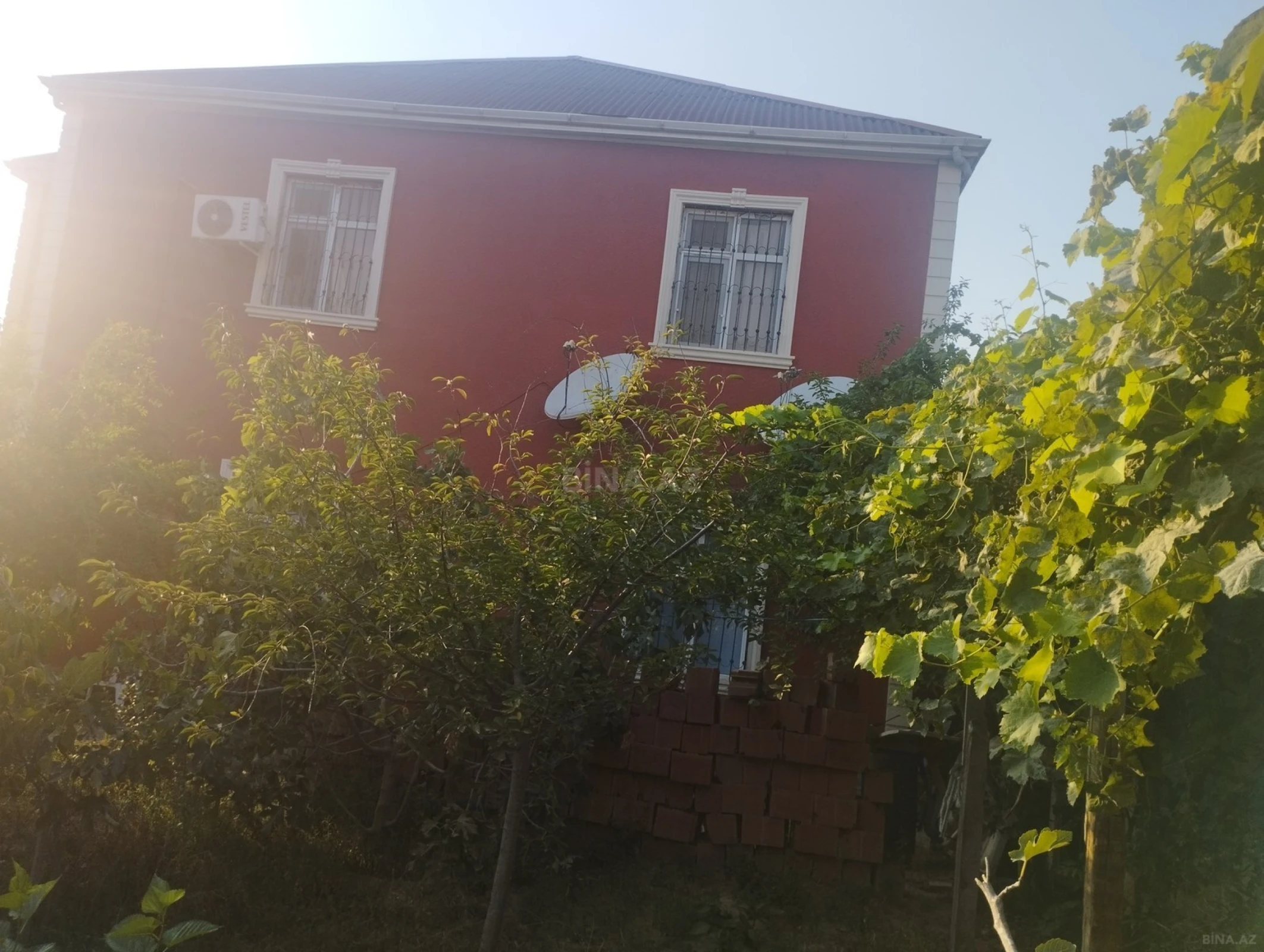 Satılır 6 otaqlı həyət evi 240 m²