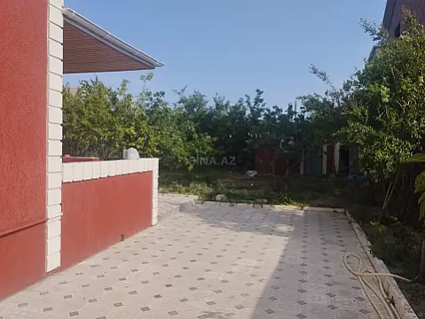 Satılır 6 otaqlı həyət evi 240 m²