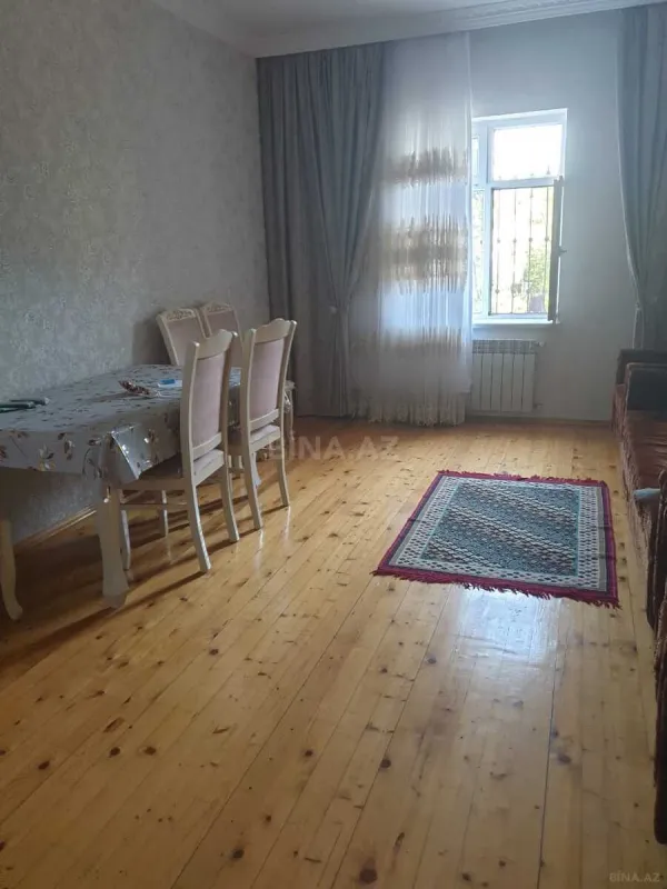 Satılır 6 otaqlı həyət evi 240 m²