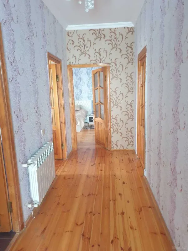 Satılır 6 otaqlı həyət evi 240 m²