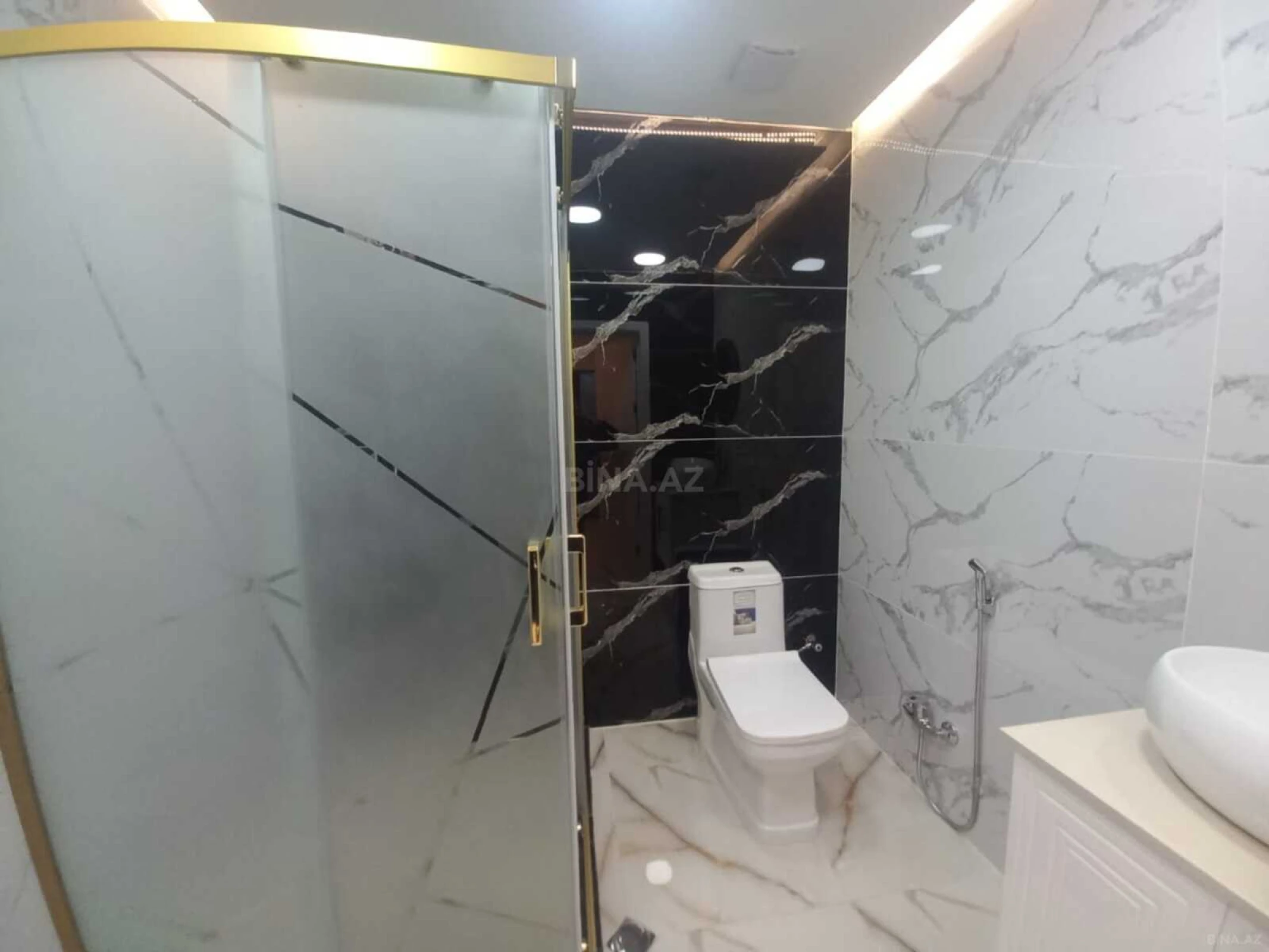 Satılır 2 otaqlı mənzil 85 m²
