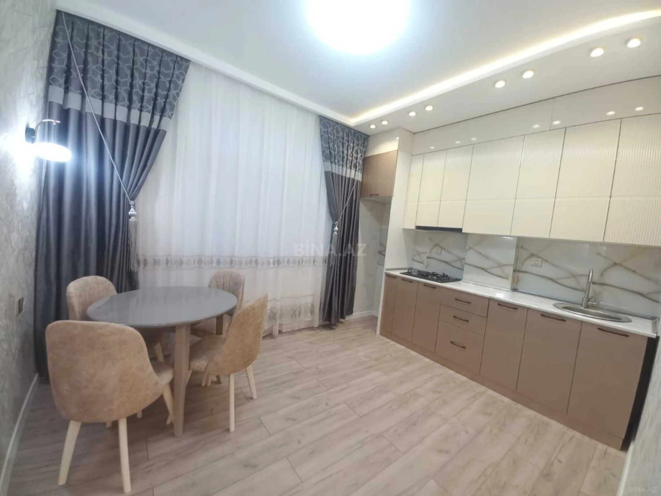 Satılır 2 otaqlı mənzil 85 m²