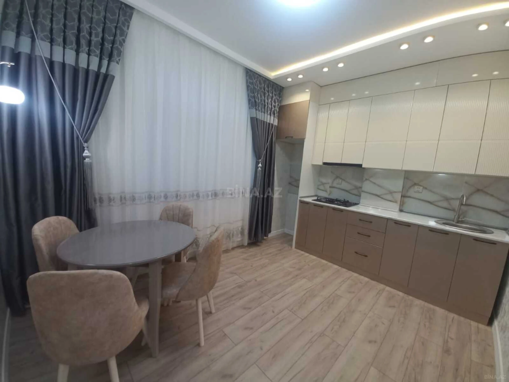 Satılır 2 otaqlı mənzil 85 m²