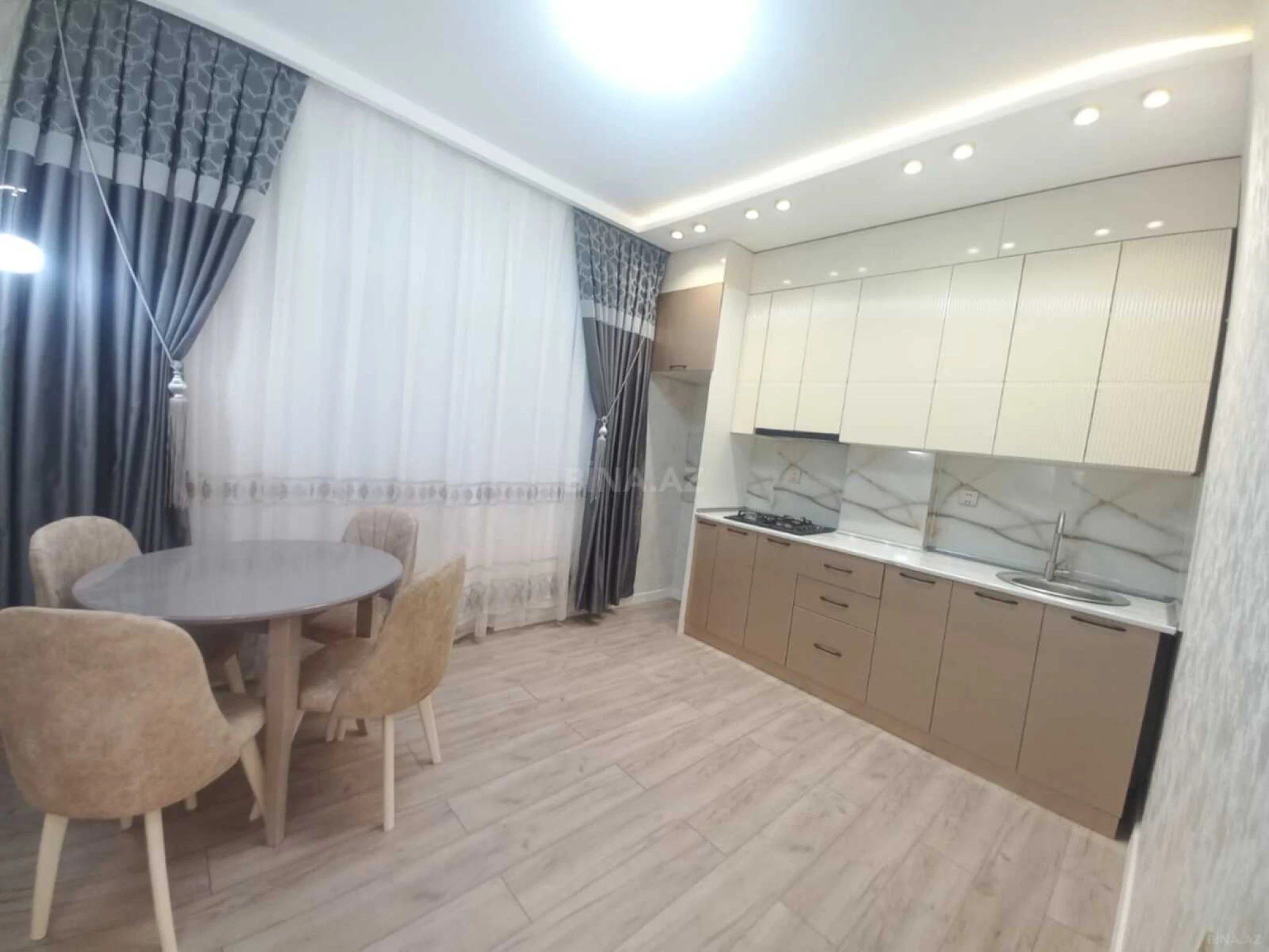 Satılır 2 otaqlı mənzil 85 m²