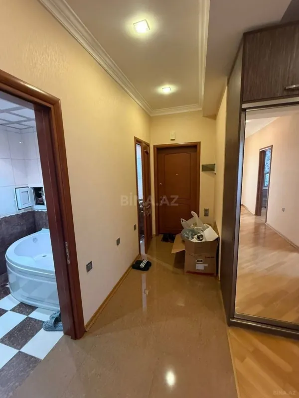 Satılır 2 otaqlı mənzil 108 m²