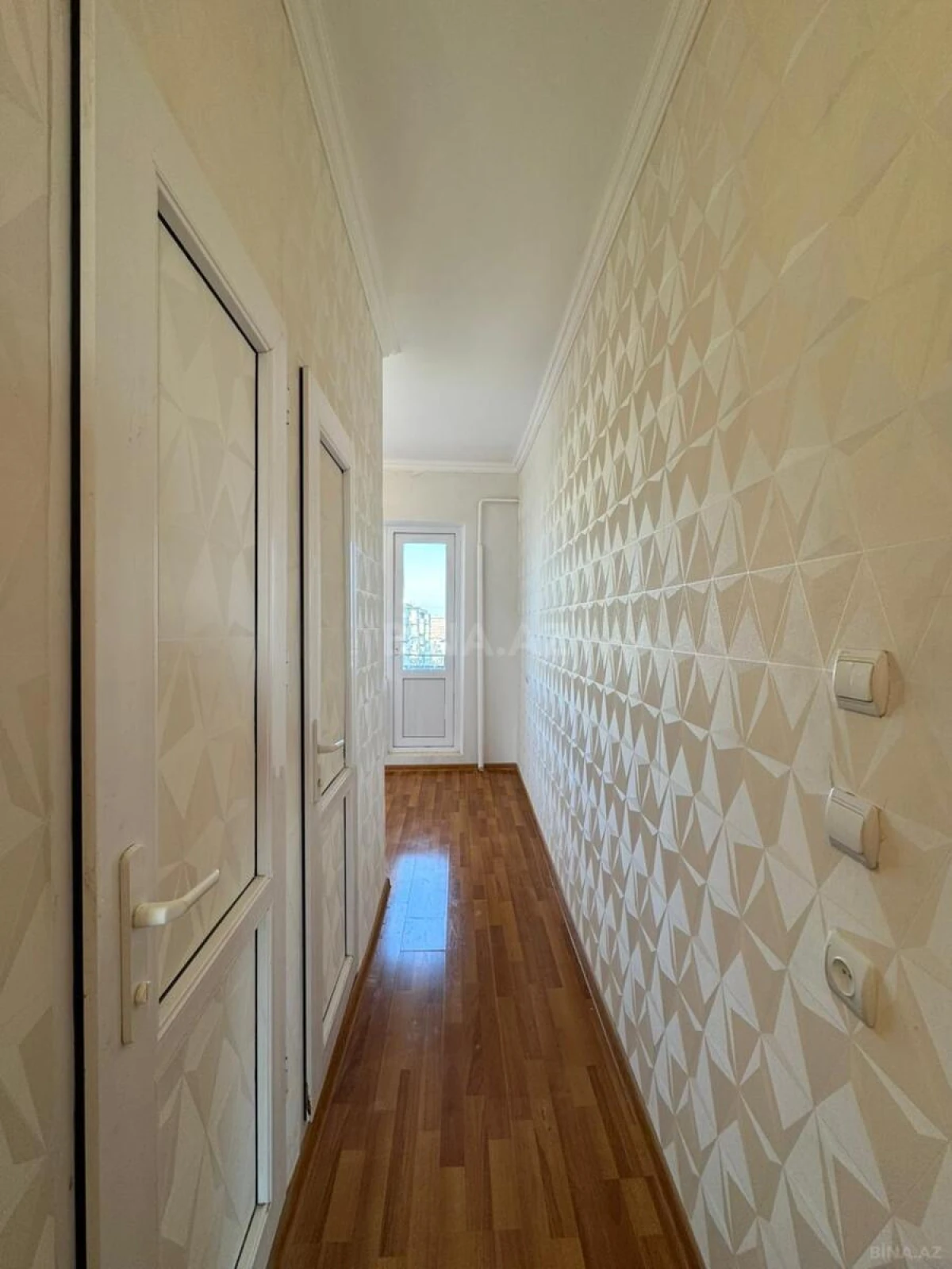 Satılır 4 otaqlı mənzil 90 m²