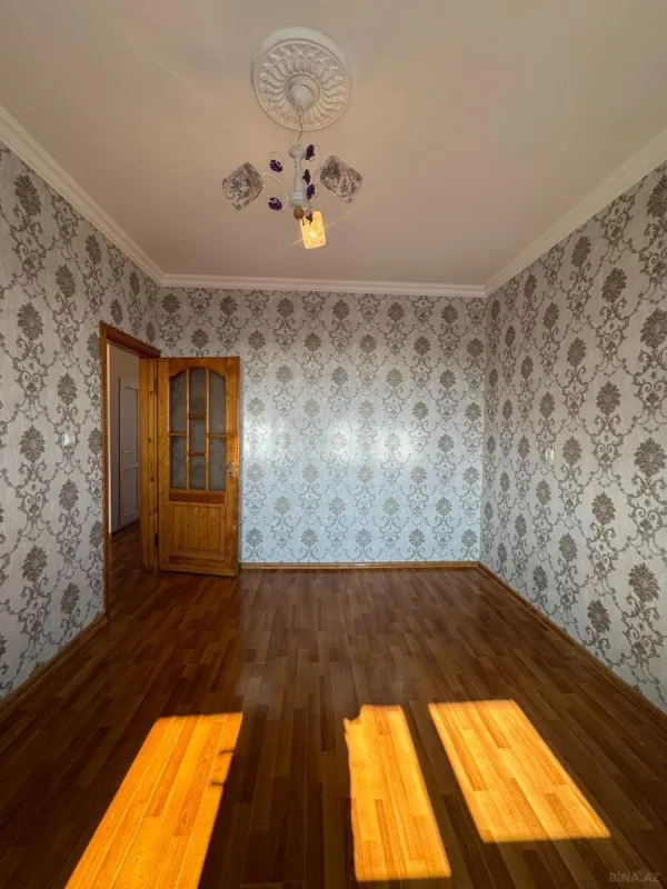Satılır 4 otaqlı mənzil 90 m²