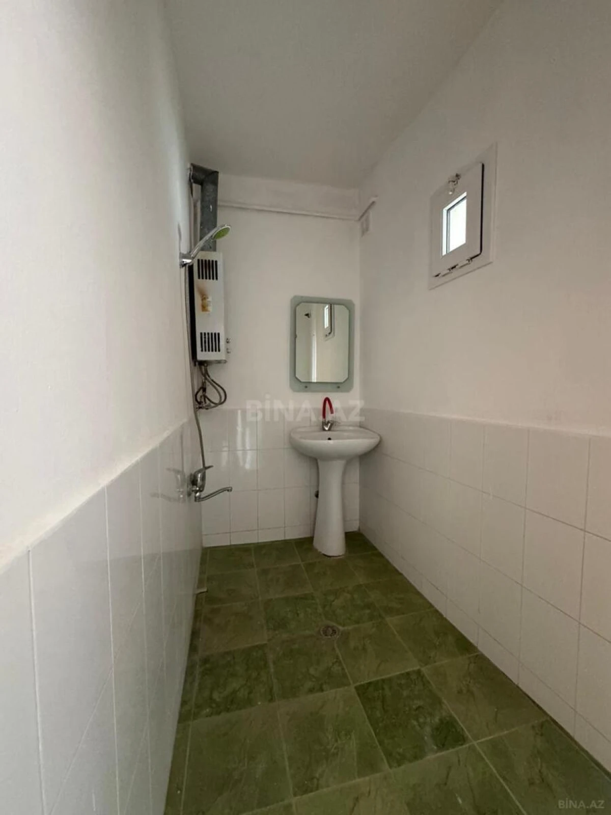 Satılır 4 otaqlı mənzil 90 m²