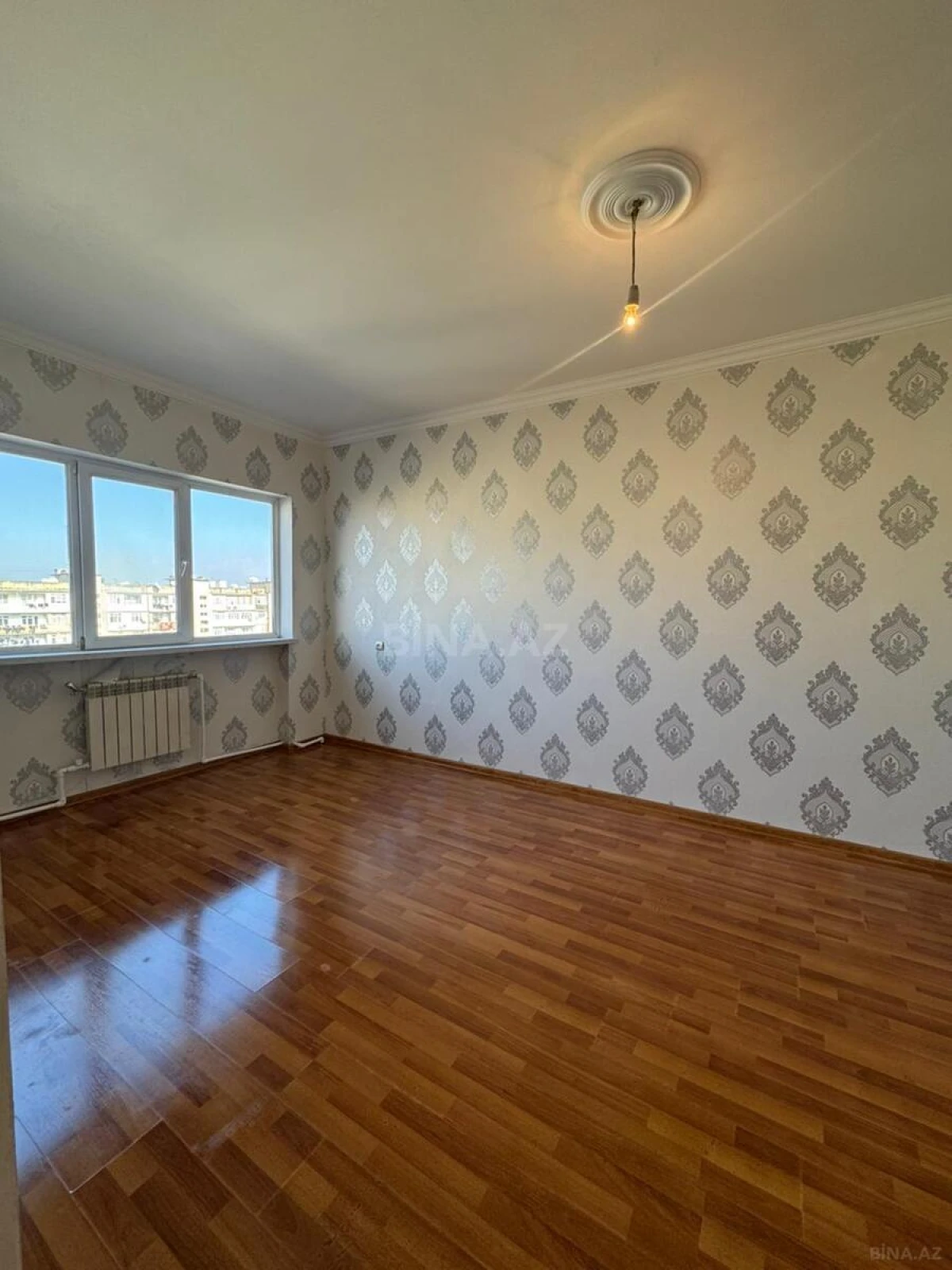 Satılır 4 otaqlı mənzil 90 m²