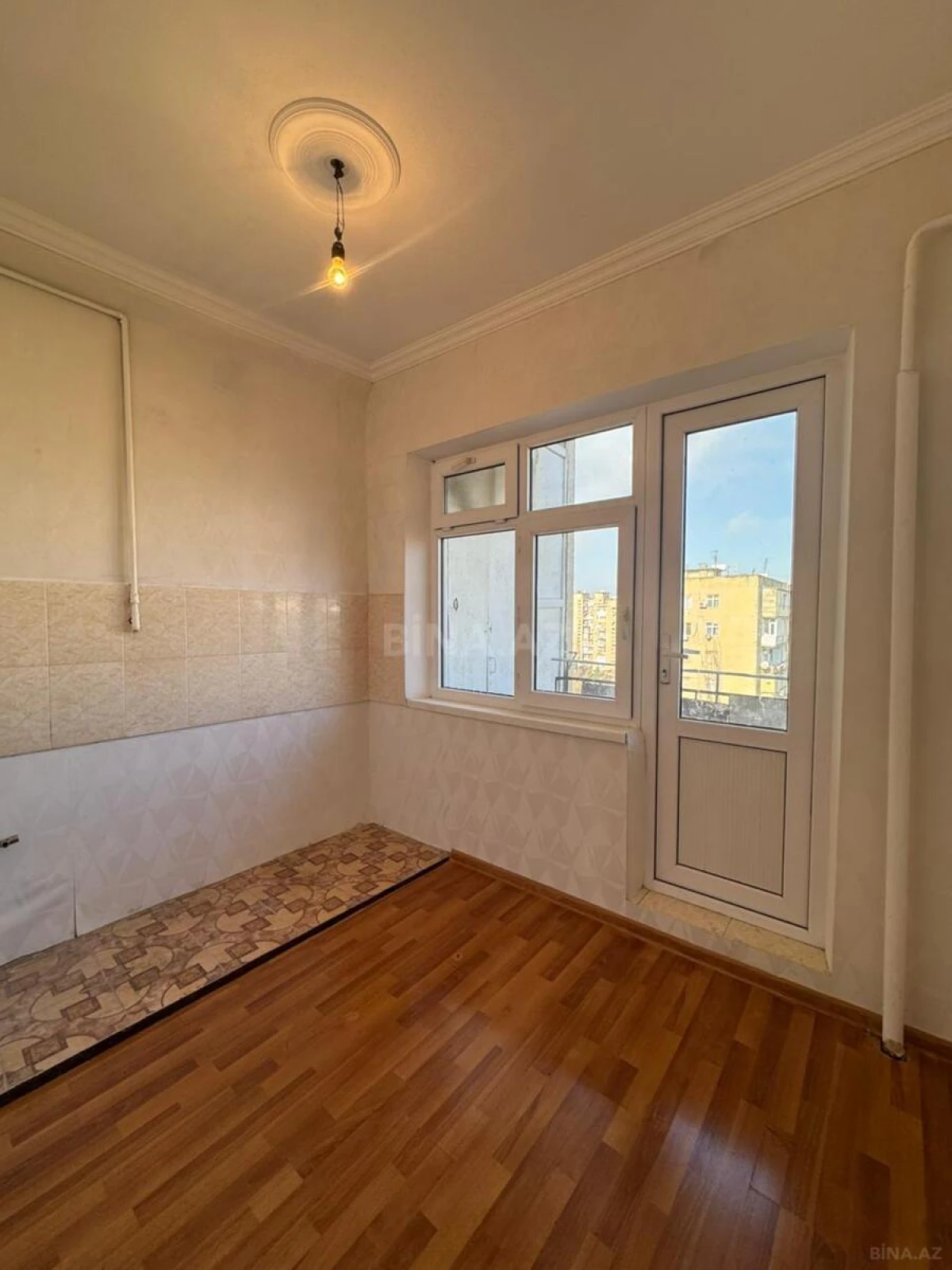 Satılır 4 otaqlı mənzil 90 m²