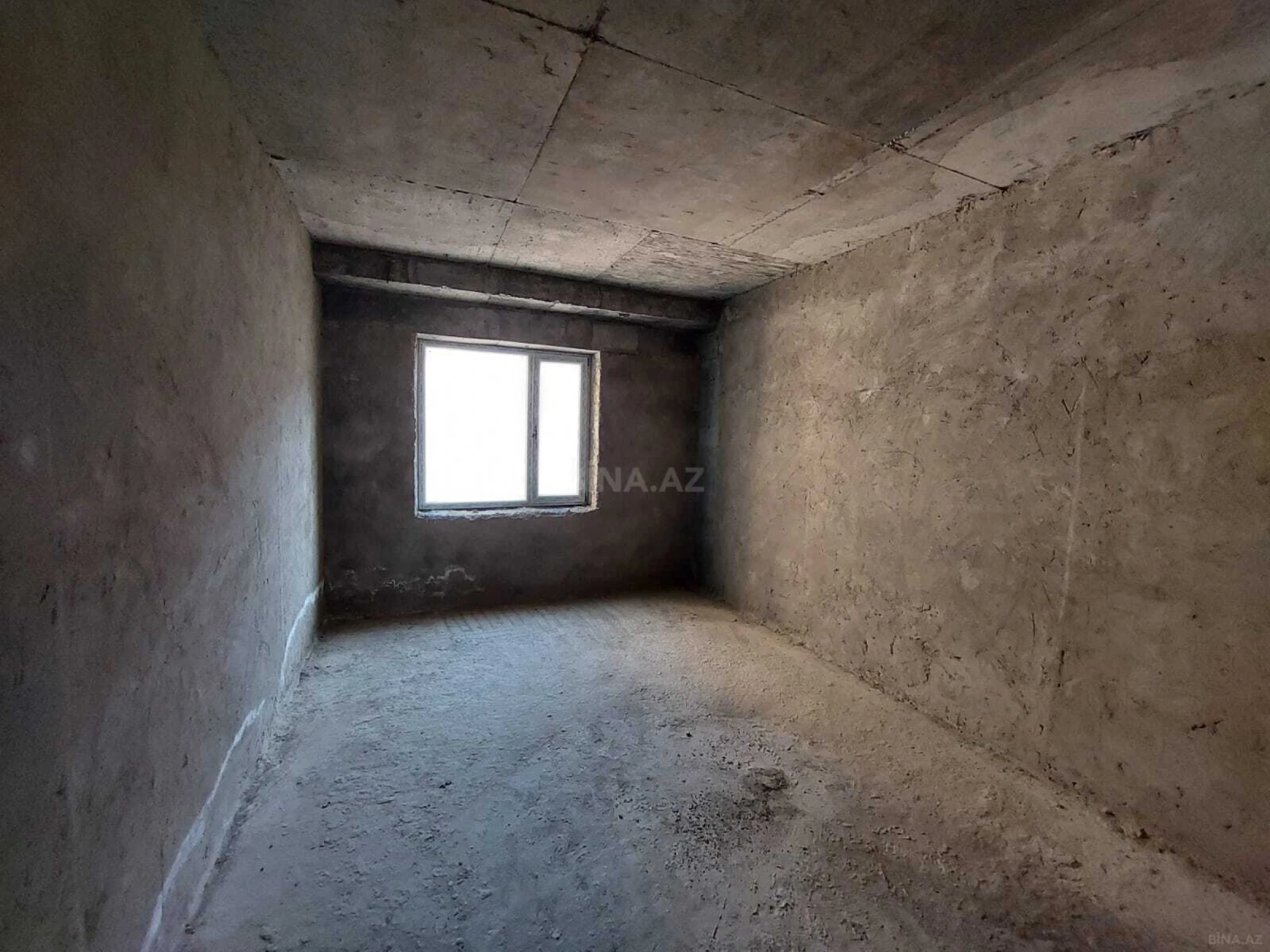 Satılır 3 otaqlı mənzil 121 m²