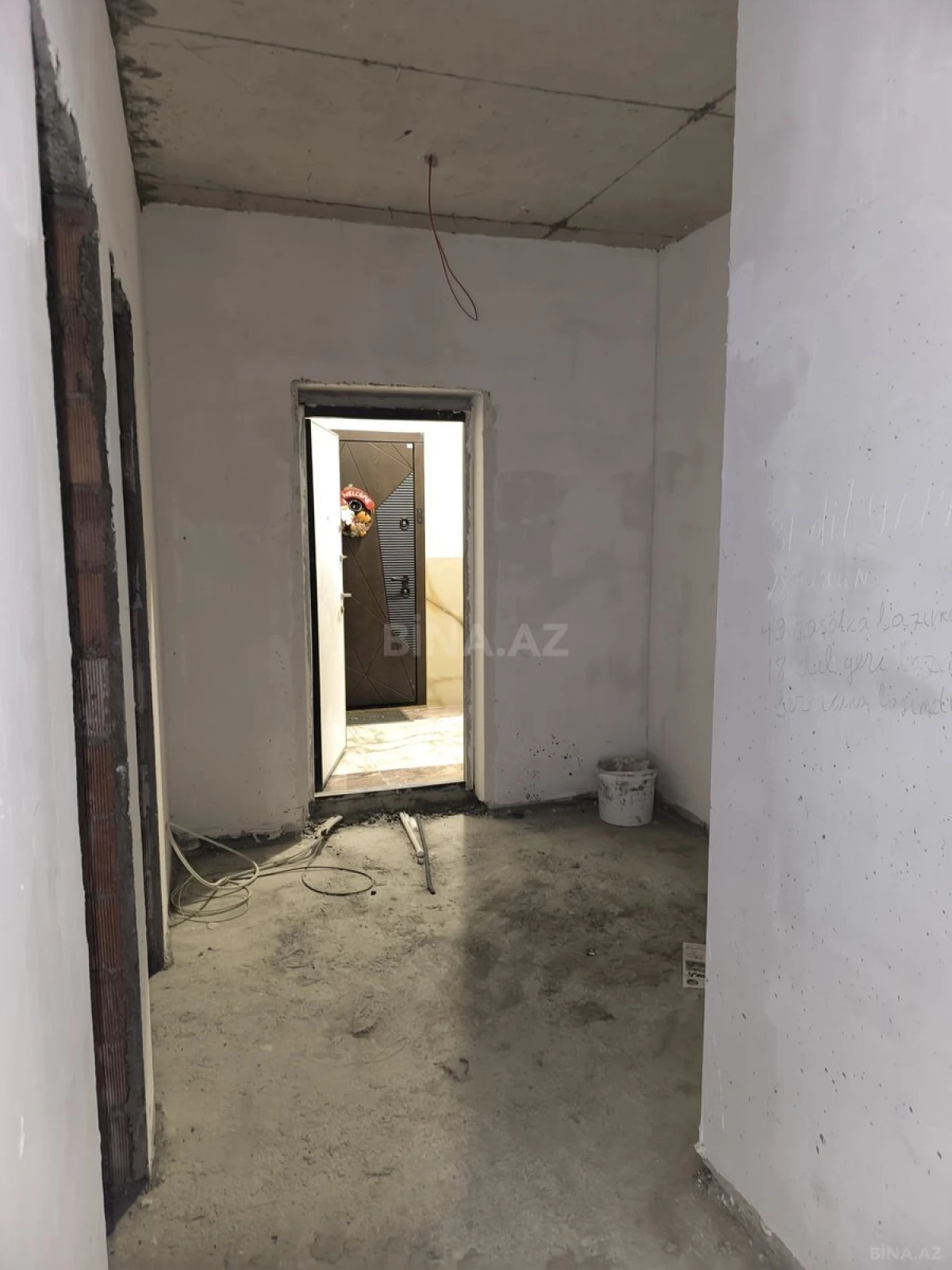 Satılır 3 otaqlı mənzil 97.6 m²
