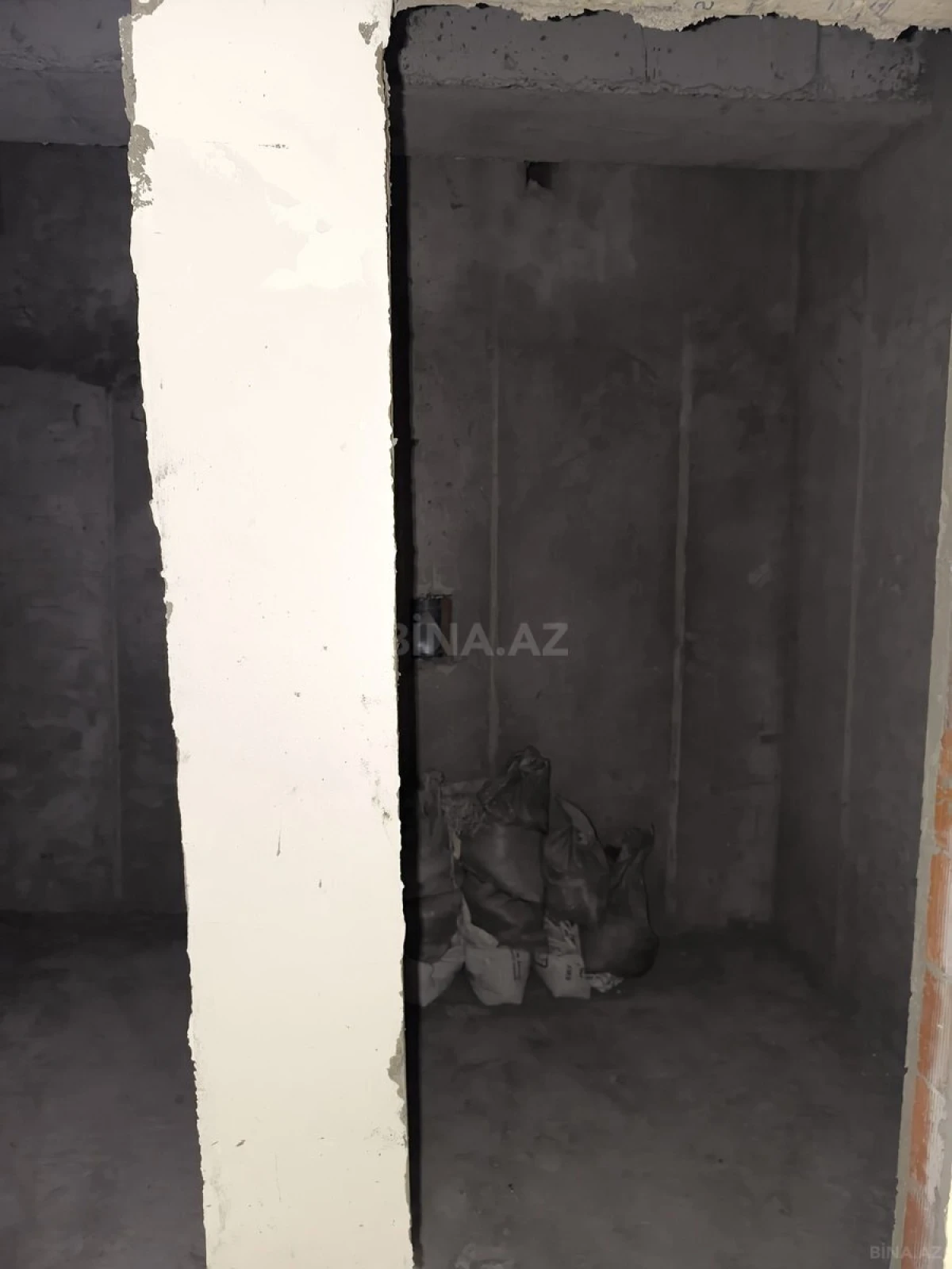 Satılır 3 otaqlı mənzil 97.6 m²