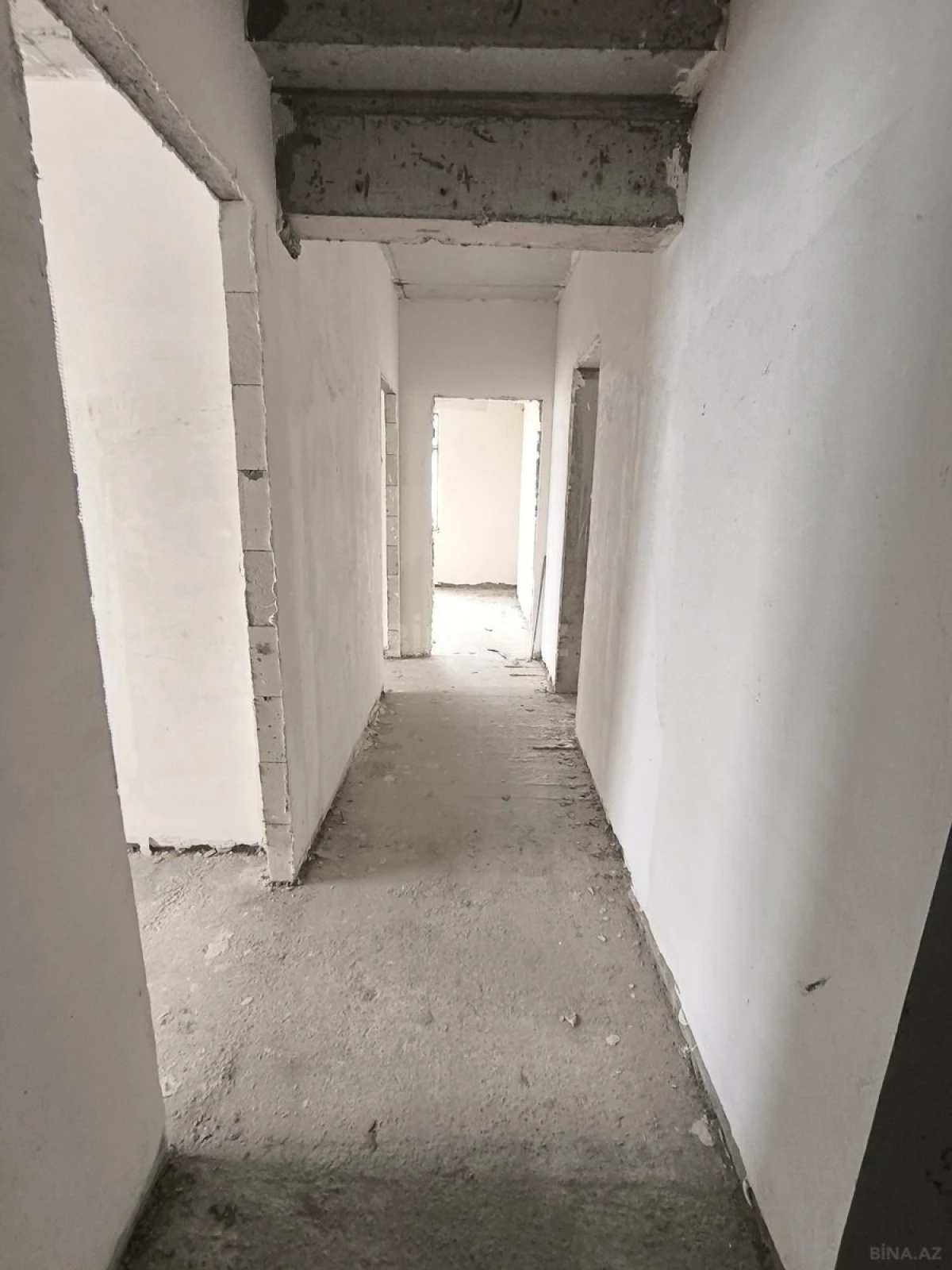 Satılır 3 otaqlı mənzil 97.6 m²