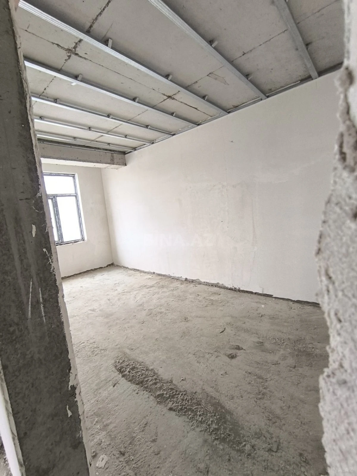 Satılır 3 otaqlı mənzil 97.6 m²