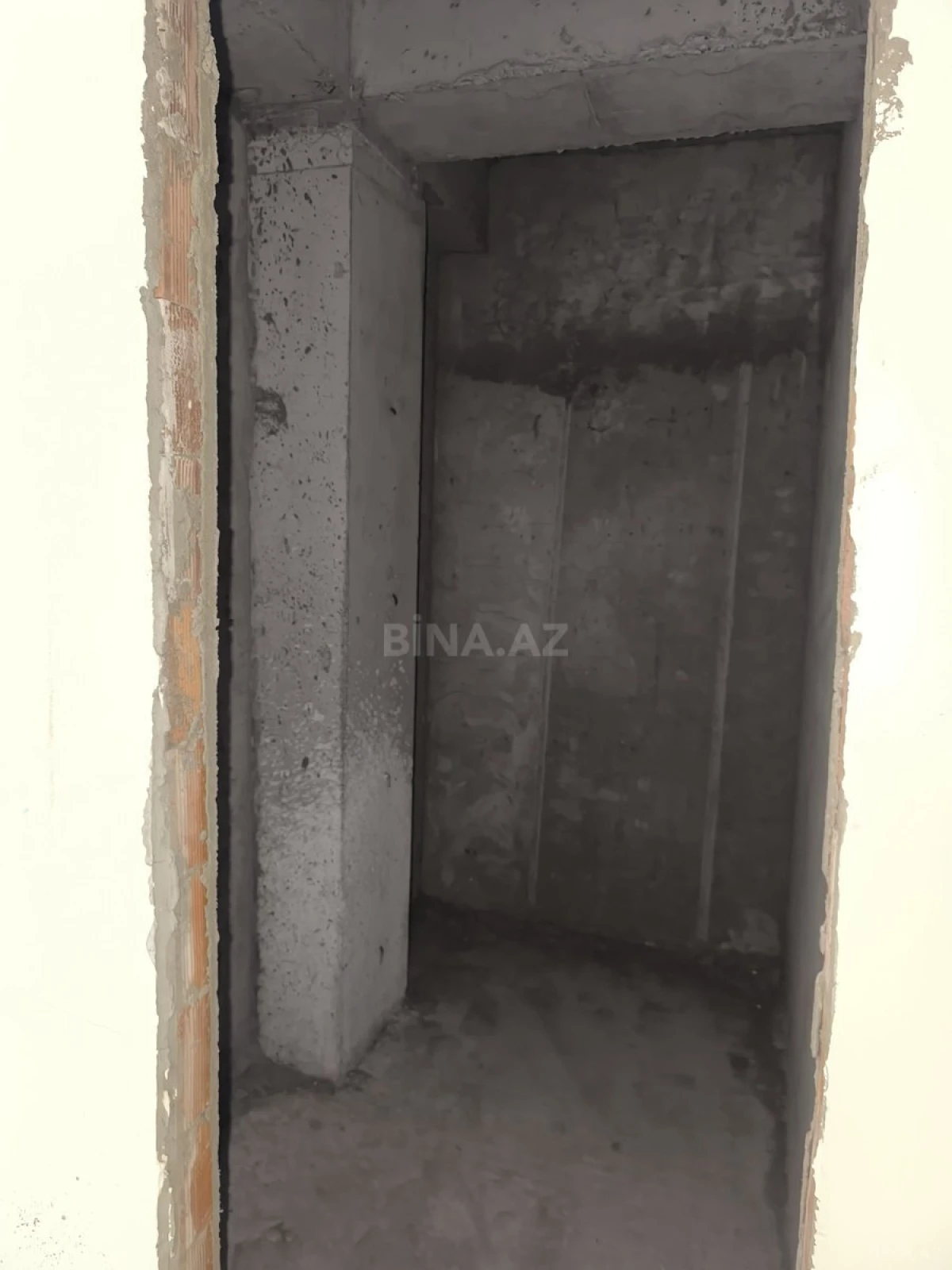 Satılır 3 otaqlı mənzil 97.6 m²