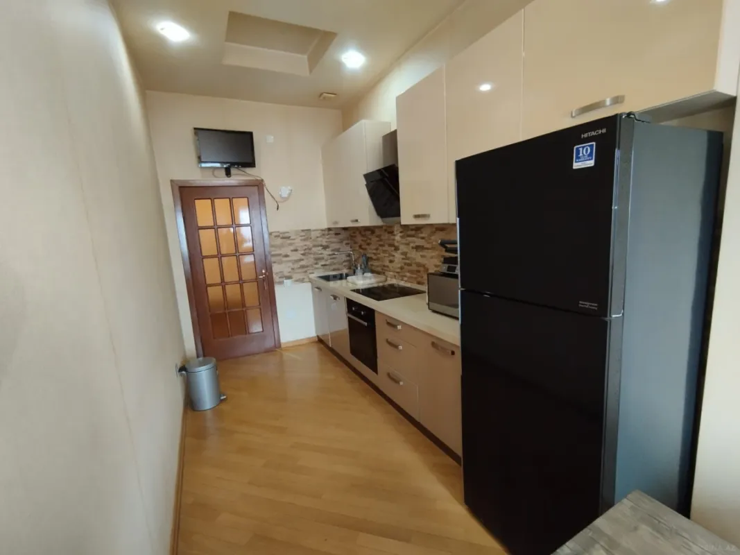 Satılır 2 otaqlı mənzil 93 m²