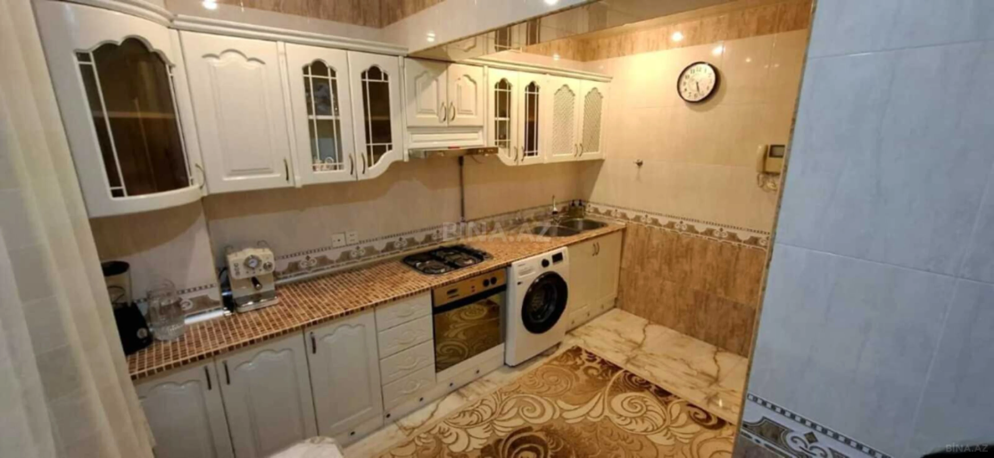 Satılır 5 otaqlı mənzil 140 m²