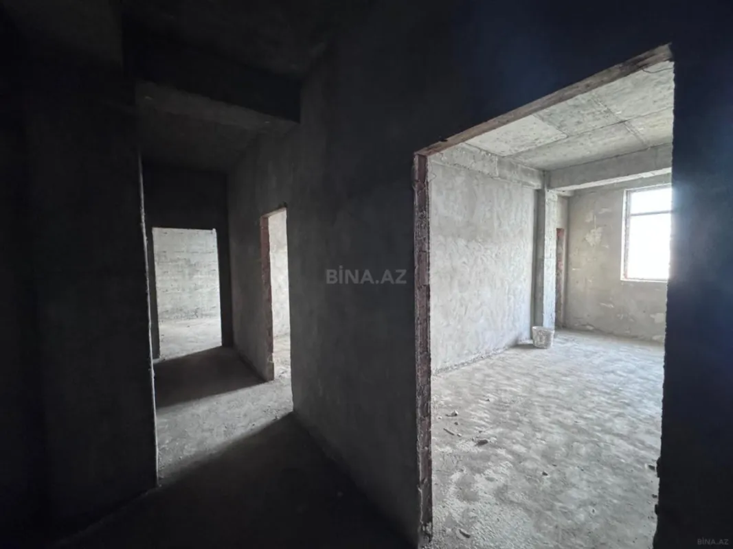 Satılır 3 otaqlı mənzil 122 m²