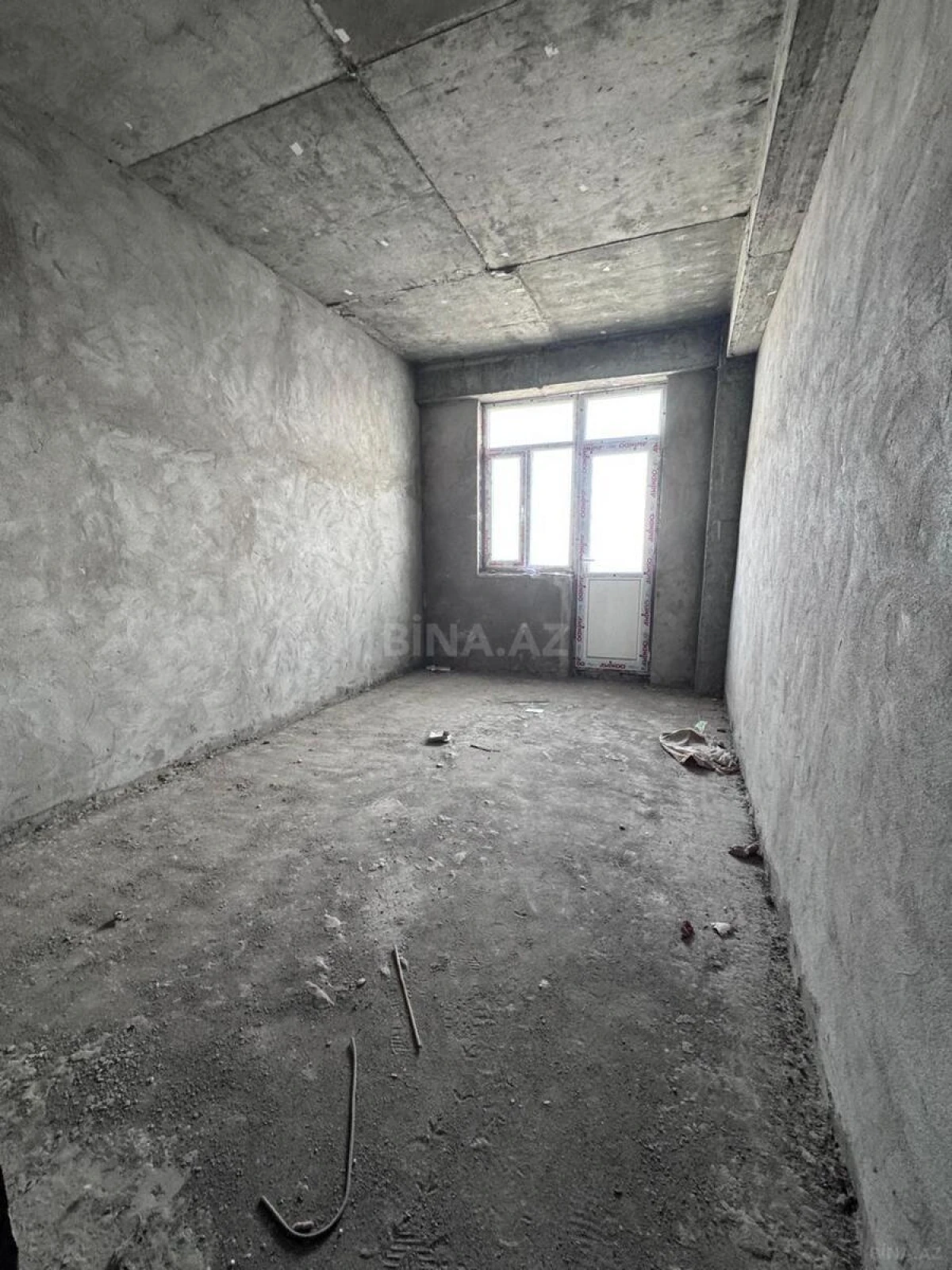 Satılır 3 otaqlı mənzil 122 m²