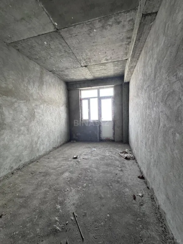 Satılır 3 otaqlı mənzil 122 m²