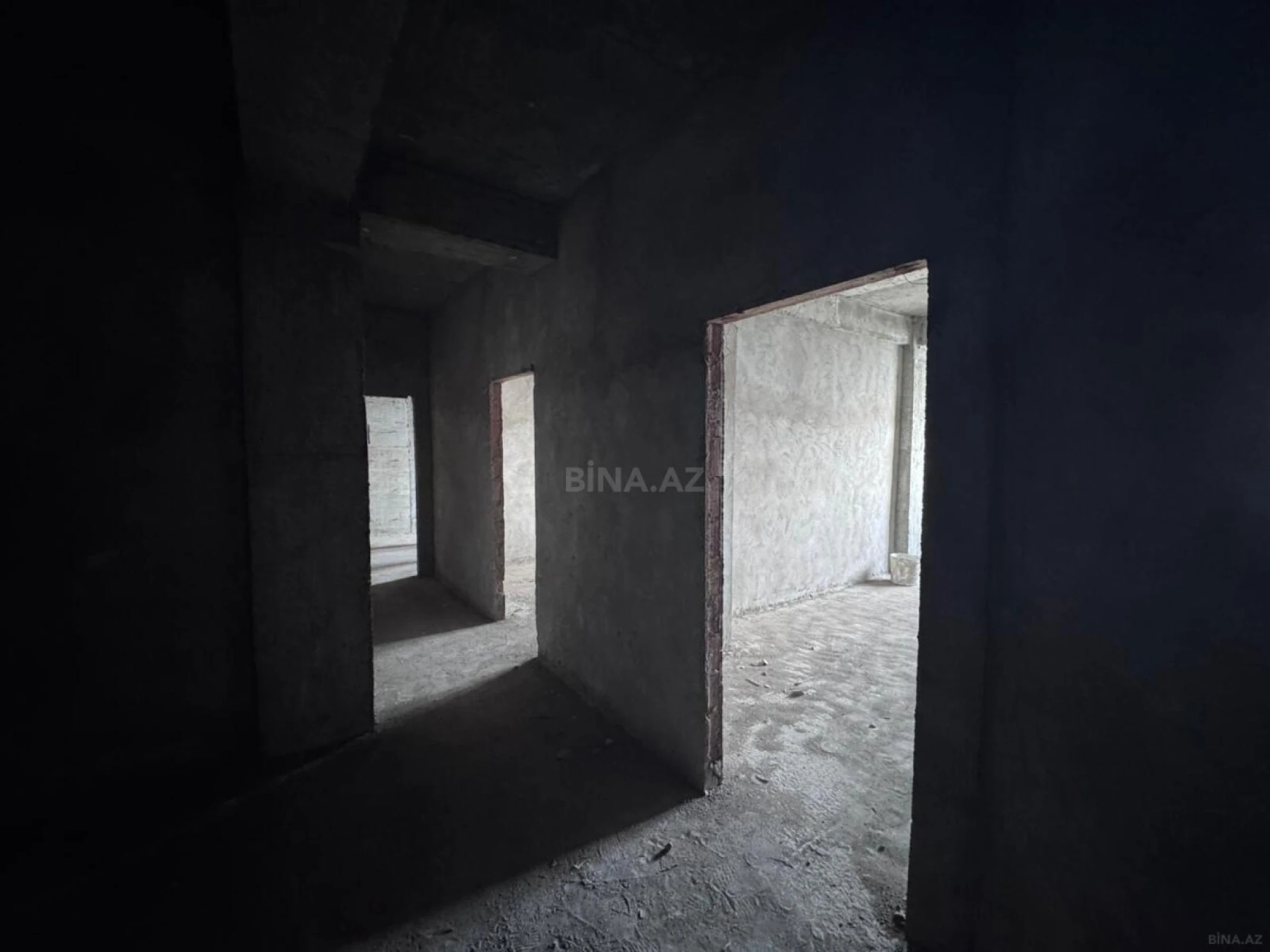 Satılır 3 otaqlı mənzil 122 m²