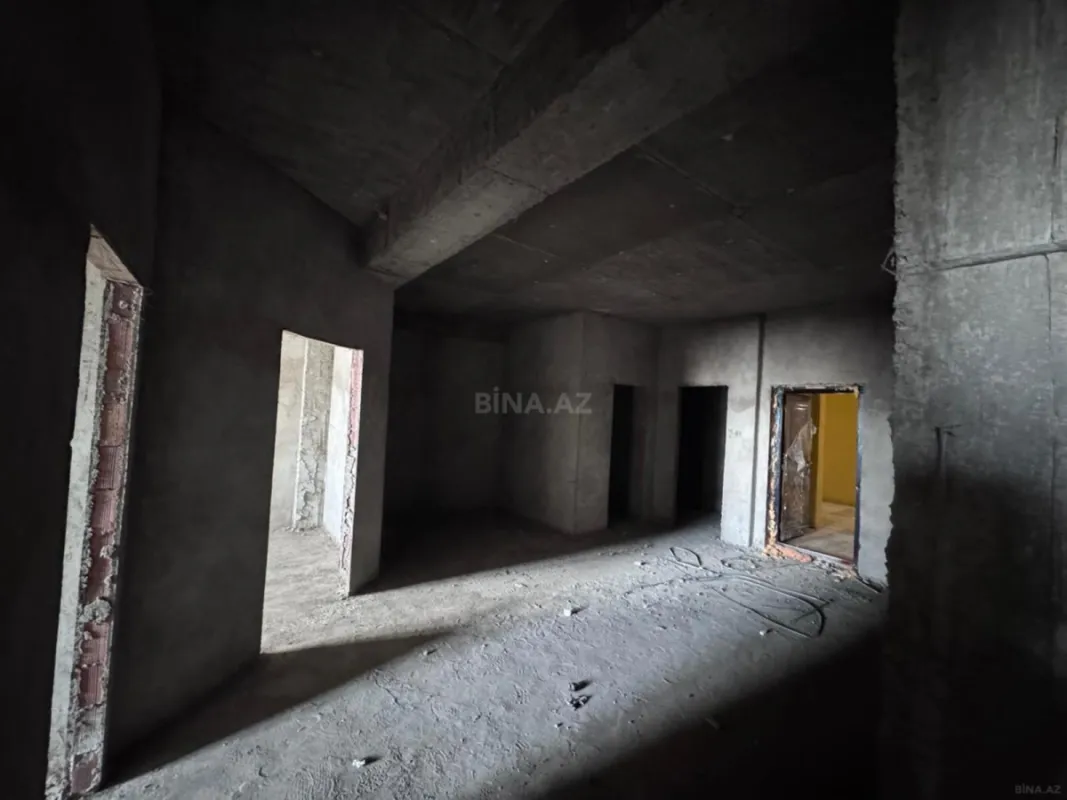 Satılır 3 otaqlı mənzil 122 m²