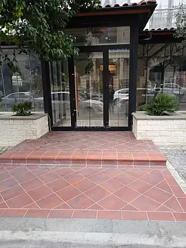 Kirayə verilir obyekt 611 m²