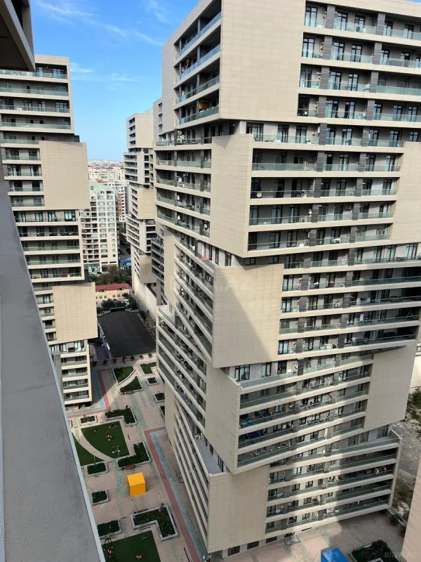 Satılır 3 otaqlı mənzil 148 m²
