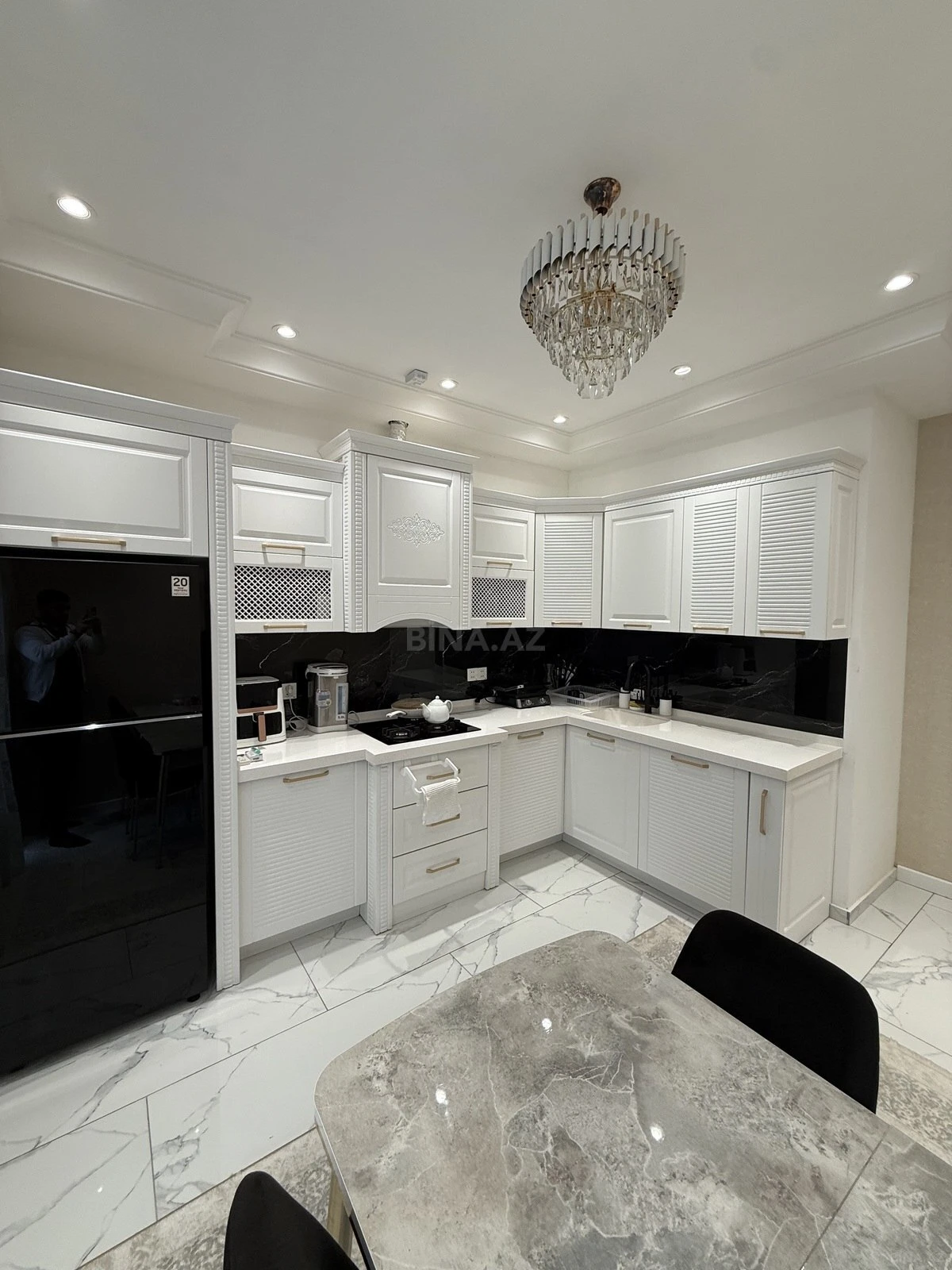 Satılır 3 otaqlı mənzil 148 m²