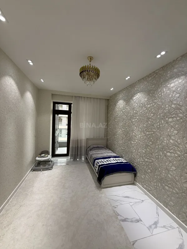 Satılır 3 otaqlı mənzil 148 m²