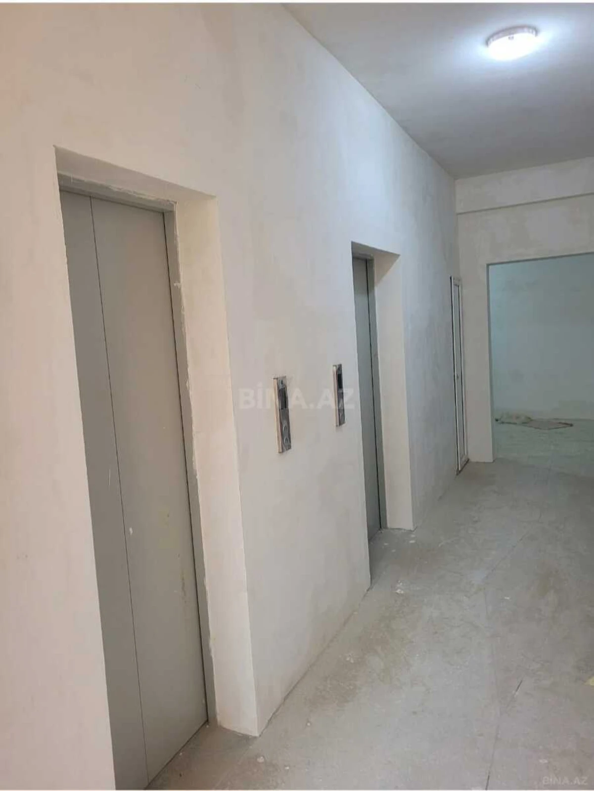 Satılır 3 otaqlı mənzil 92 m²