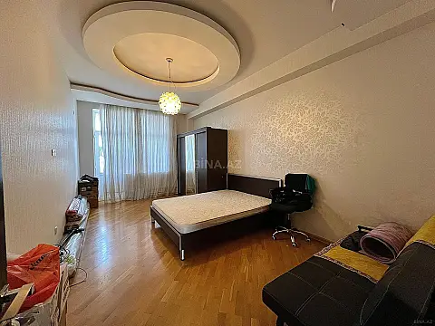 Satılır 3 otaqlı mənzil 140 m²