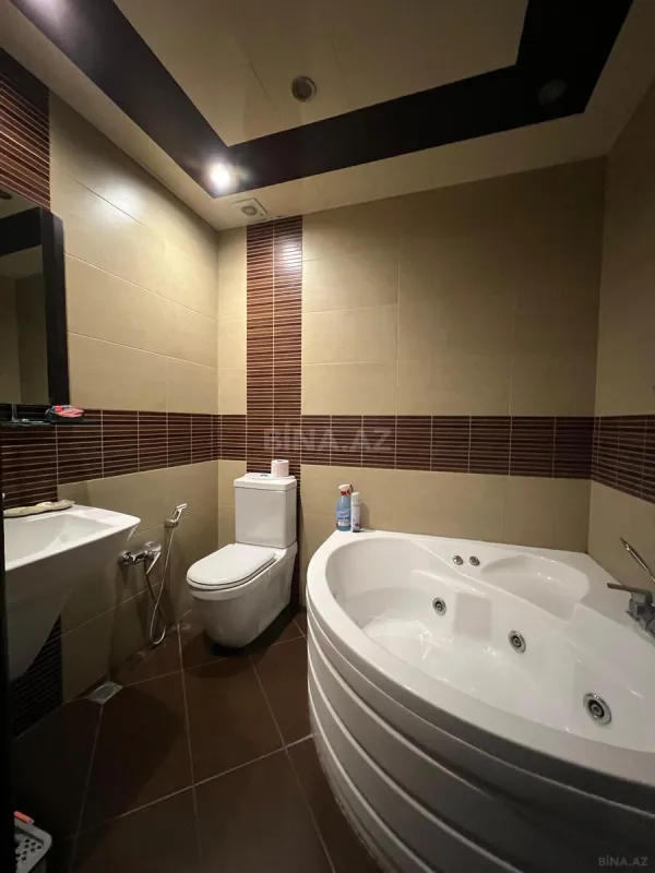 Satılır 3 otaqlı mənzil 140 m²