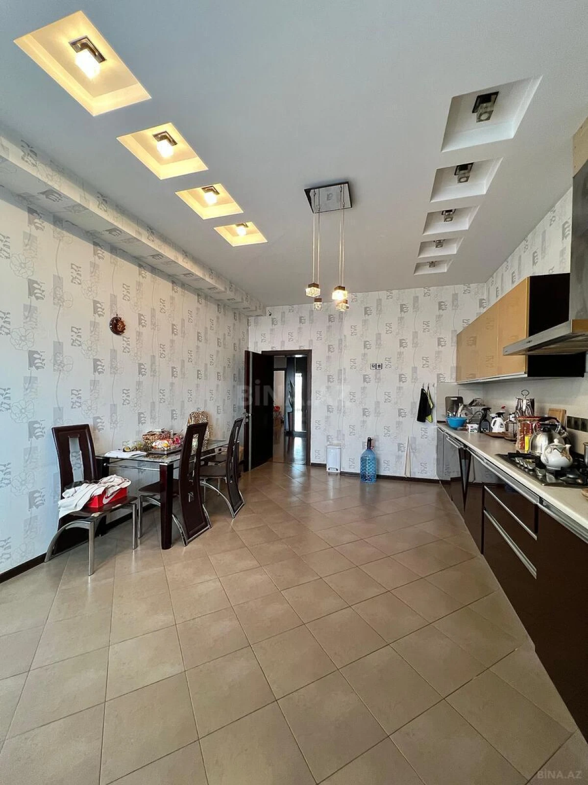 Satılır 3 otaqlı mənzil 140 m²