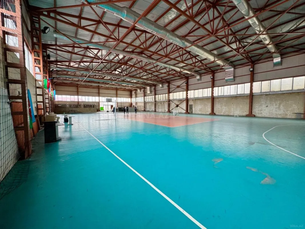 Kirayə verilir obyekt 2700 m²