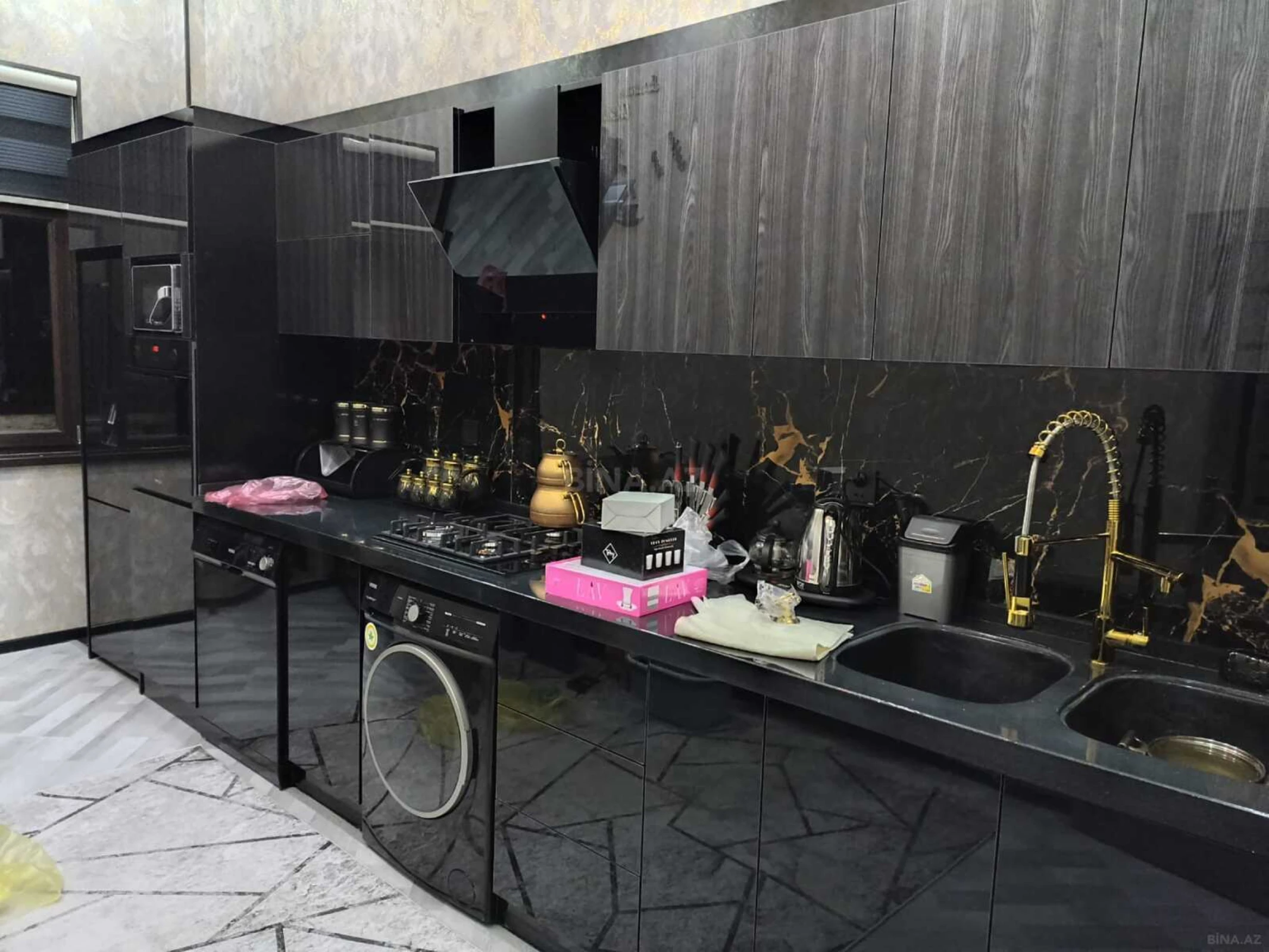 Kirayə verilir 2 otaqlı mənzil 90 m²