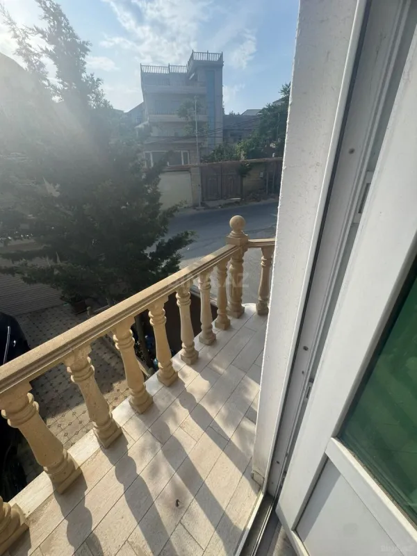 Satılır 4 otaqlı həyət evi 220 m²