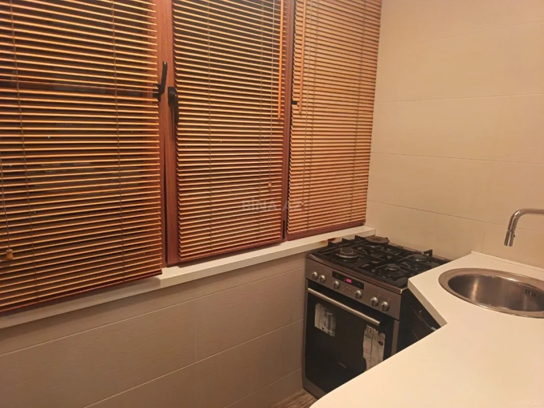 Satılır 3 otaqlı mənzil 140 m²